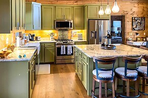 Riverside Mtn Retreat w/ Hot Tub & Game Room!