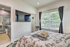 Luxury Smart Home: 2 Miles to Downtown Atlanta!