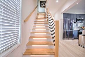 Luxury Smart Home: 2 Miles to Downtown Atlanta!