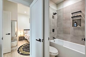 Luxury Smart Home: 2 Miles to Downtown Atlanta!