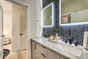Luxury Smart Home: 2 Miles to Downtown Atlanta!