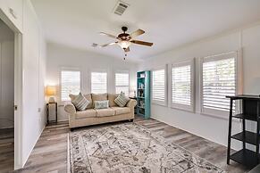 Sunny Fort Myers Home w/ Screened-in Porch & Grill