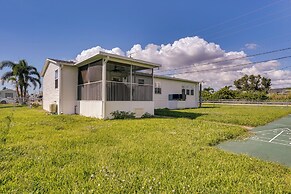 Sunny Fort Myers Home w/ Screened-in Porch & Grill