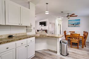 Sunny Fort Myers Home w/ Screened-in Porch & Grill