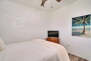 Sunny Fort Myers Home w/ Screened-in Porch & Grill