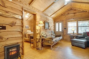 Secluded Family Retreat in Dahlonega w/ Hot Tub!