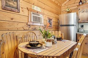 Secluded Family Retreat in Dahlonega w/ Hot Tub!