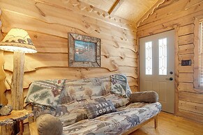 Secluded Family Retreat in Dahlonega w/ Hot Tub!