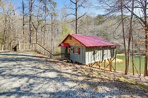 Secluded Family Retreat in Dahlonega w/ Hot Tub!