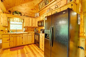 On Fightingtown Creek: Forested Mccaysville Cabin!