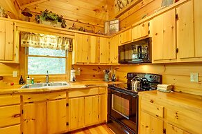 On Fightingtown Creek: Forested Mccaysville Cabin!