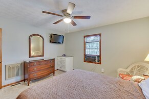 Cozy Hiawassee Cabin - 4 Mi to Lake Chatuge!