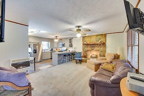 Cozy Hiawassee Cabin - 4 Mi to Lake Chatuge!