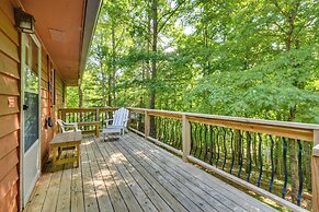 Cozy Hiawassee Cabin - 4 Mi to Lake Chatuge!