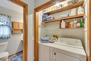 Cozy Hiawassee Cabin - 4 Mi to Lake Chatuge!