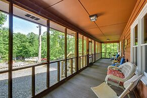 Cozy Hiawassee Cabin - 4 Mi to Lake Chatuge!