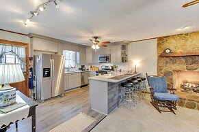 Cozy Hiawassee Cabin - 4 Mi to Lake Chatuge!