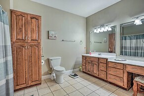 Fish, Kayak & More: Lakefront Georgia Home