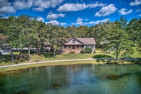 Fish, Kayak & More: Lakefront Georgia Home