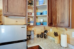 Lakeside Cabin w/ Kayaks: Near Cloudland Canyon!