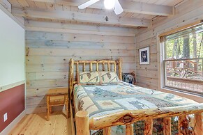 Cozy Cherry Log Cabin w/ Hot Tub & Mountain Views!