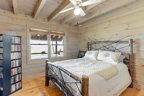 Cozy Cherry Log Cabin w/ Hot Tub & Mountain Views!