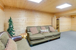 Cozy Cherry Log Cabin w/ Hot Tub & Mountain Views!