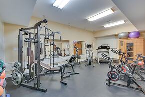 Blairsville Mansion w/ Hot Tub, Casino + Games!