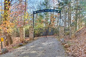 Blairsville Mansion w/ Hot Tub, Casino + Games!