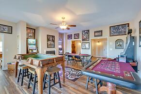 Blairsville Mansion w/ Hot Tub, Casino + Games!