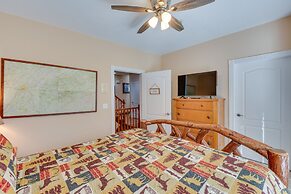 Blairsville Mansion w/ Hot Tub, Casino + Games!