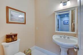 Blairsville Mansion w/ Hot Tub, Casino + Games!