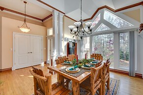 Blairsville Mansion w/ Hot Tub, Casino + Games!