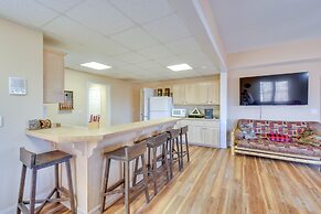 Blairsville Mansion w/ Hot Tub, Casino + Games!