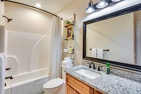 Luxurious Clarkesville Cabin w/ Decks & Fire Pit