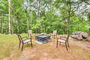 Luxurious Clarkesville Cabin w/ Decks & Fire Pit