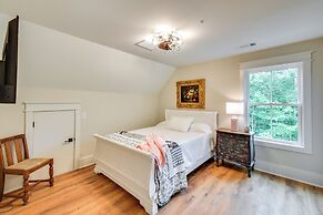 Luxurious Clarkesville Cabin w/ Decks & Fire Pit