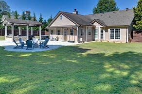 Spacious Winder Getaway w/ Hot Tub + Game Room!