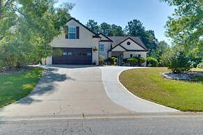 Spacious Winder Getaway w/ Hot Tub + Game Room!