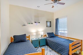 Charming Darien Hideaway w/ Porch, Near Downtown!