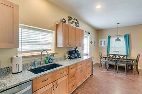 Charming Darien Hideaway w/ Porch, Near Downtown!