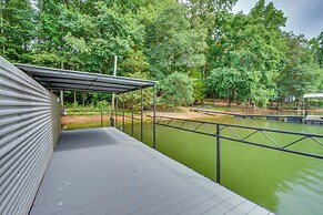Peaceful Lake Hartwell Hideaway w/ Boat Dock!
