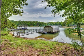 Peaceful Lake Hartwell Hideaway w/ Boat Dock!