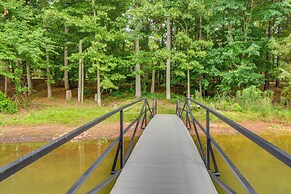 Peaceful Lake Hartwell Hideaway w/ Boat Dock!