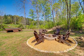 Peaceful Ellijay Home w/ Deck - Hike & Fish!