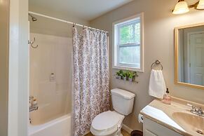 Peaceful Ellijay Home w/ Deck - Hike & Fish!