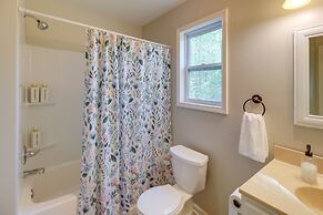 Peaceful Ellijay Home w/ Deck - Hike & Fish!