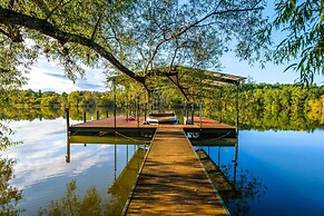 Toccoa Home on Tugaloo River at Lake Hartwell