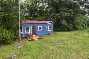 Pendergrass Tiny Home Cabin on Pond w/ Fire Pit!