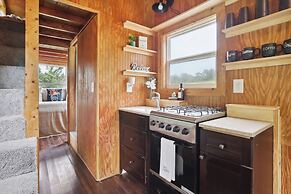 Pendergrass Tiny Home Cabin on Pond w/ Fire Pit!